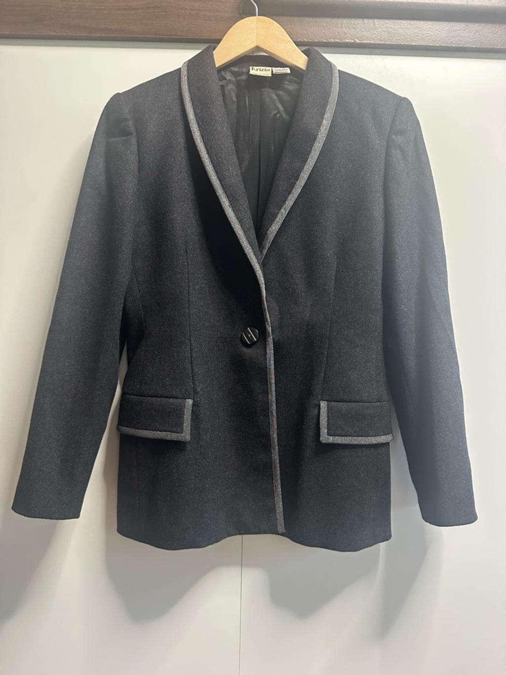PER TE BY KRIZIA Charcoal Gray Blazer with Light Gray Piping - Picture 2 of 7